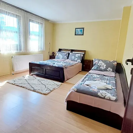 авина къща *